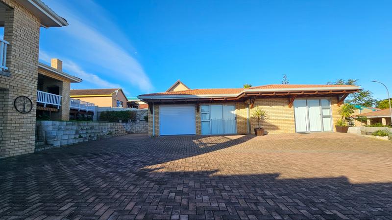 6 Bedroom Property for Sale in Dana Bay Western Cape
